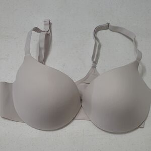 Maidenform Light Silvery Grey Underwire Bra size 40C
